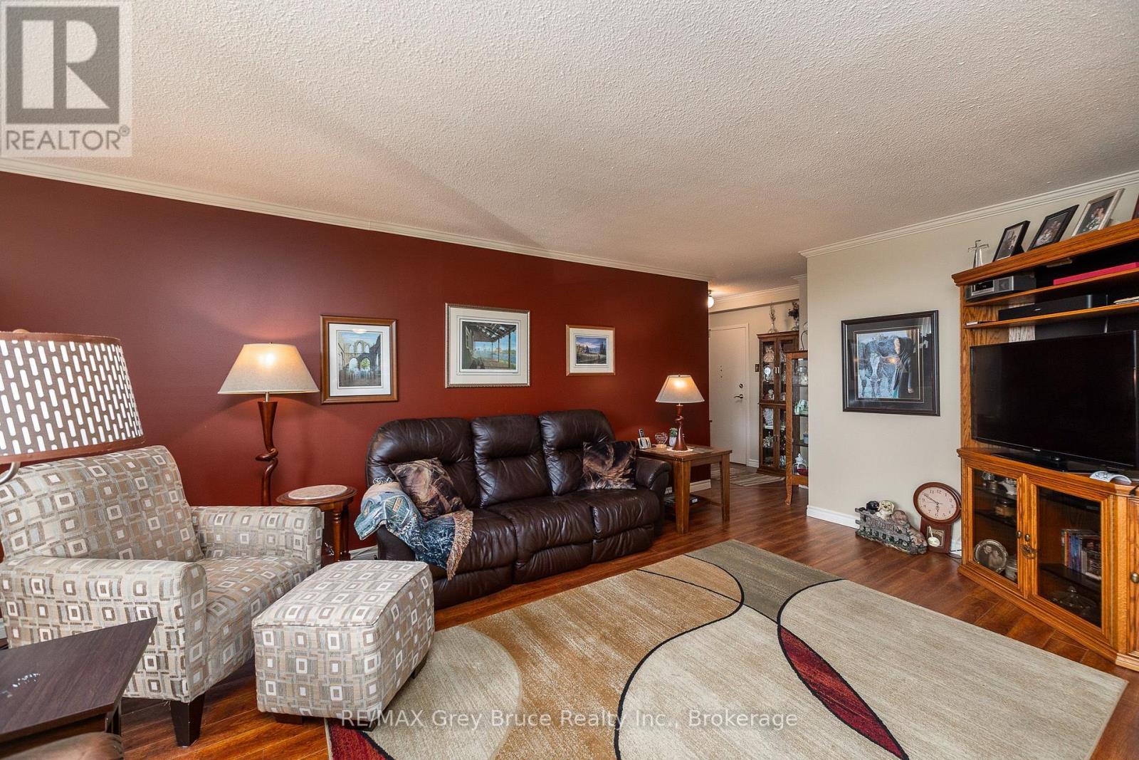 401 - 860 9 Street E, Owen Sound, ON