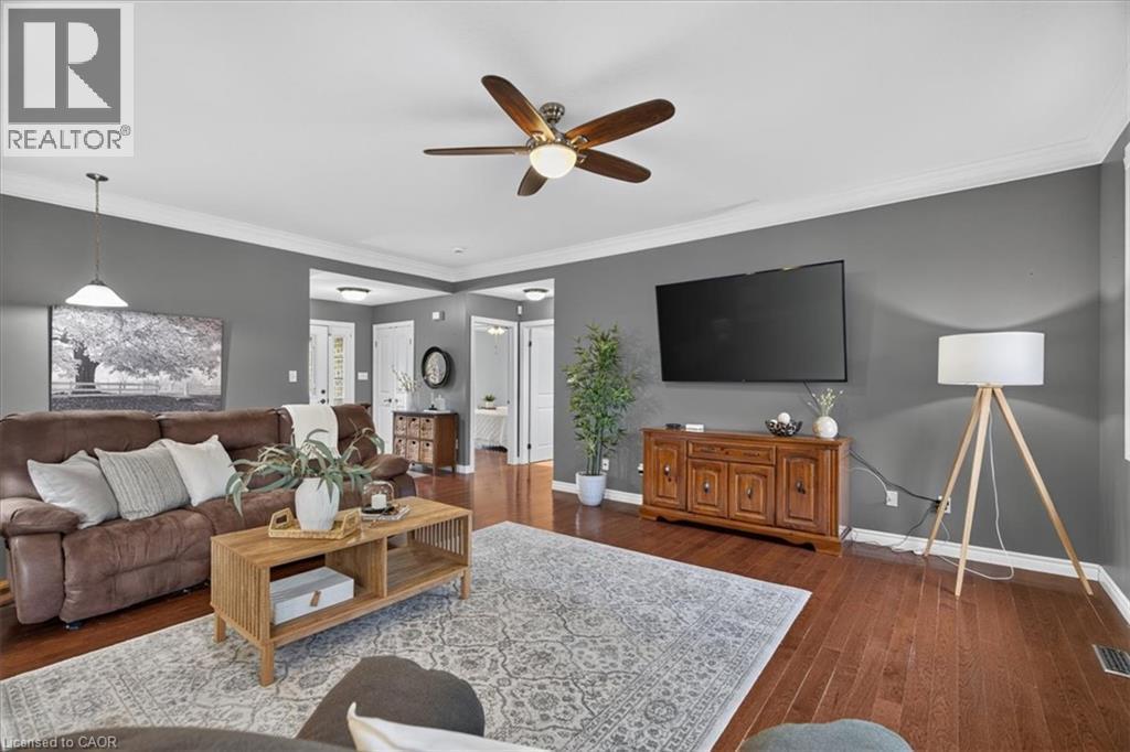 Hardwood-style flooring throughout - 515 Woodward Drive, Mount Brydges, ON