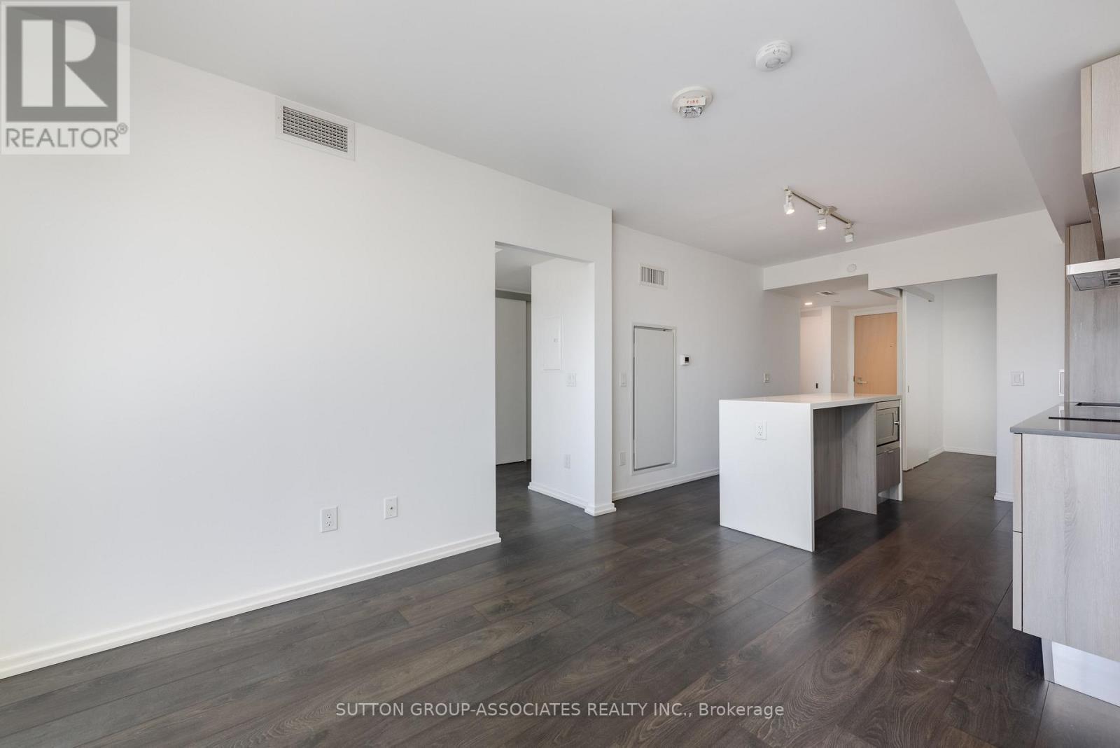 832 - 8 Hillsdale Avenue, Toronto, ON