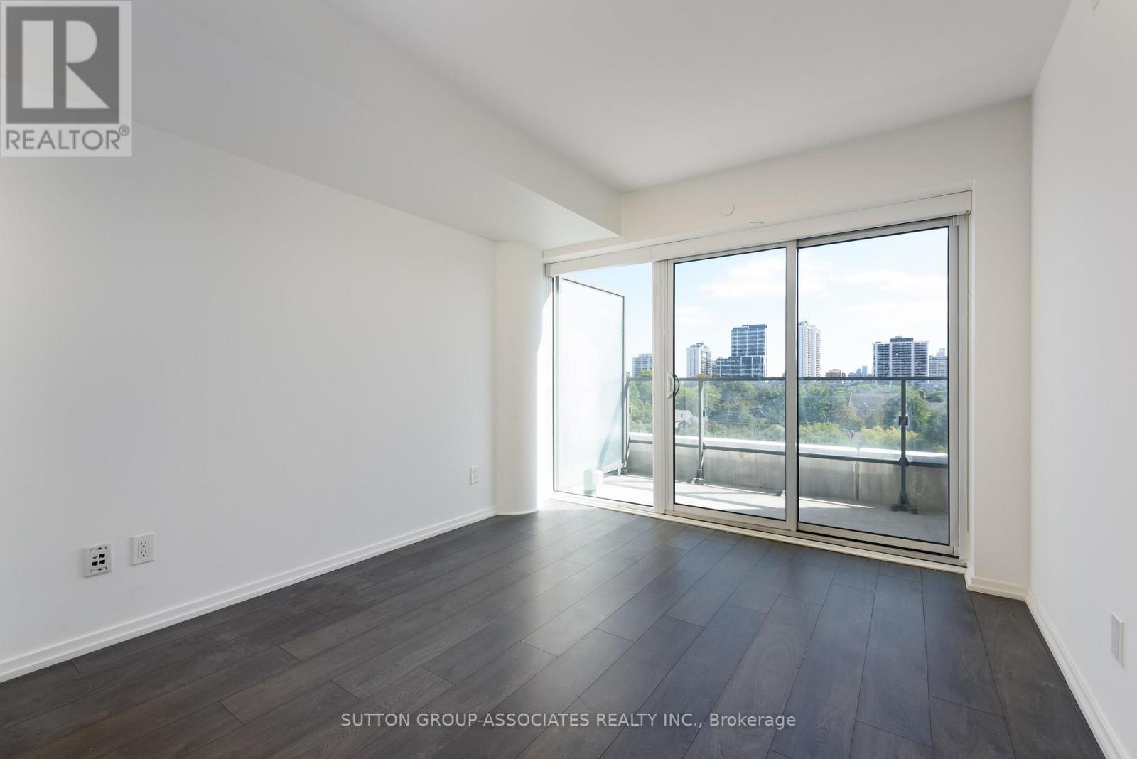 832 - 8 Hillsdale Avenue, Toronto, ON