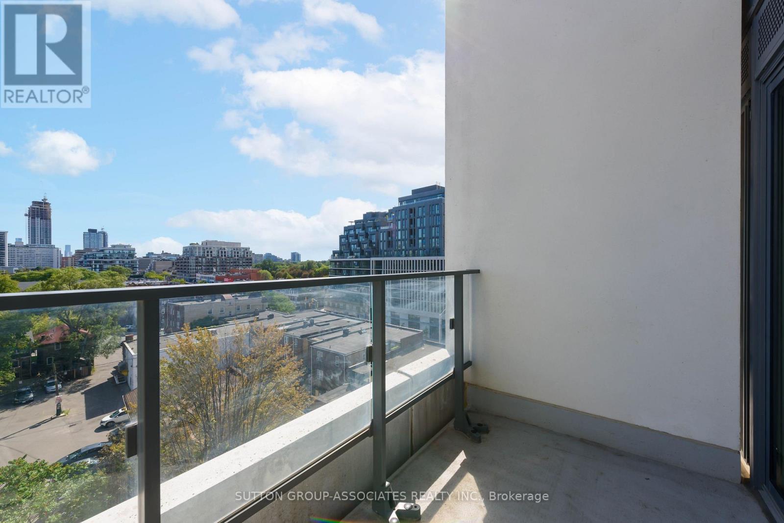 832 - 8 Hillsdale Avenue, Toronto, ON