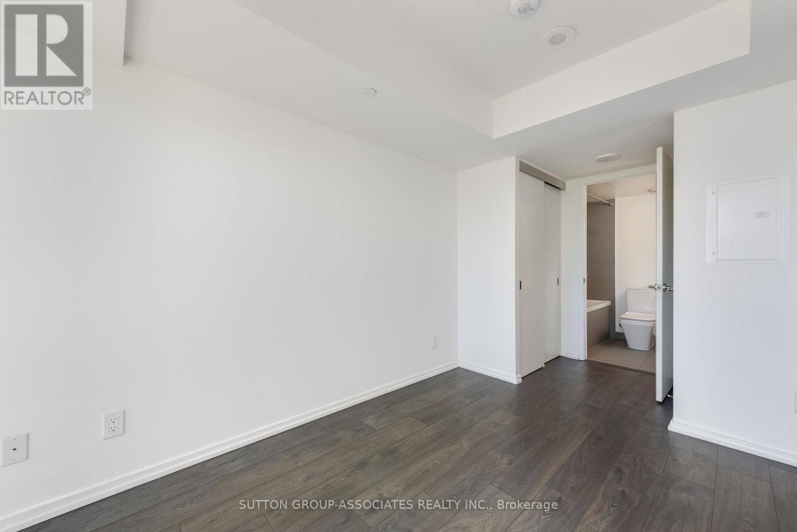 832 - 8 Hillsdale Avenue, Toronto, ON