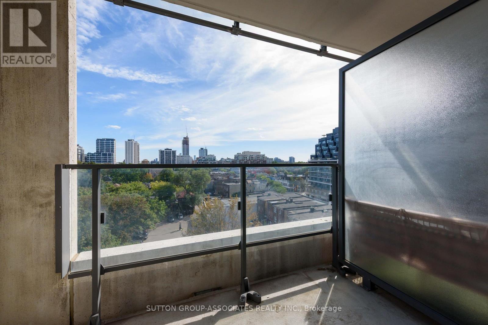 832 - 8 Hillsdale Avenue, Toronto, ON