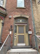 4 - 215 JARVIS STREET Toronto, ON M5B 2C1