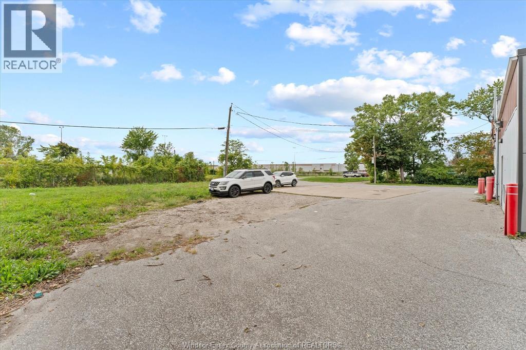 3511 Wyandotte, Windsor, ON