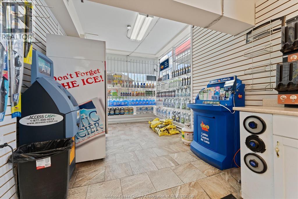 3511 Wyandotte, Windsor, ON