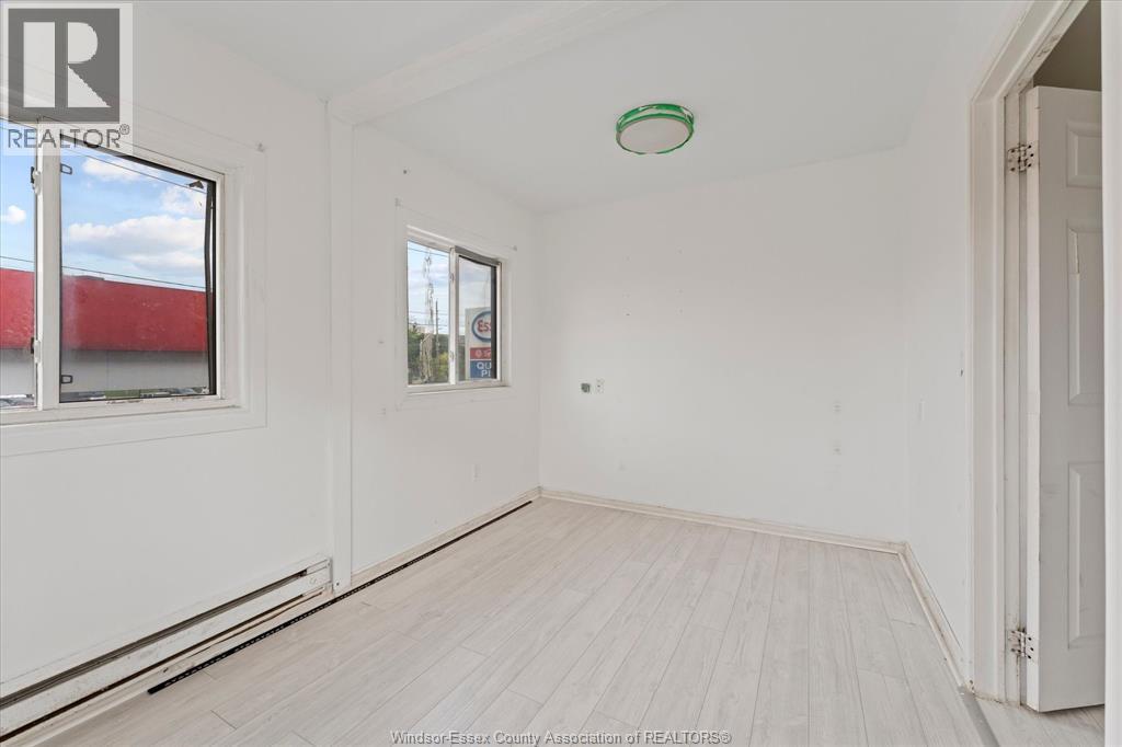 3511 Wyandotte, Windsor, ON