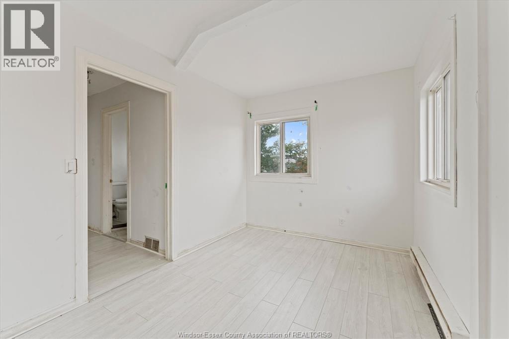 3511 Wyandotte, Windsor, ON