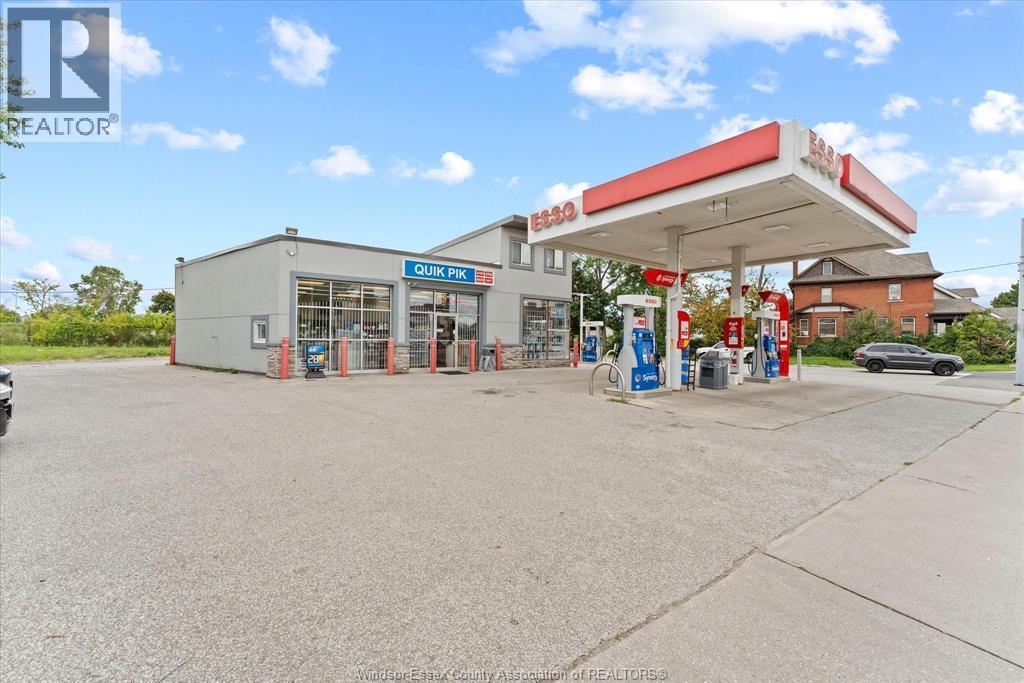 3511 Wyandotte, Windsor, ON