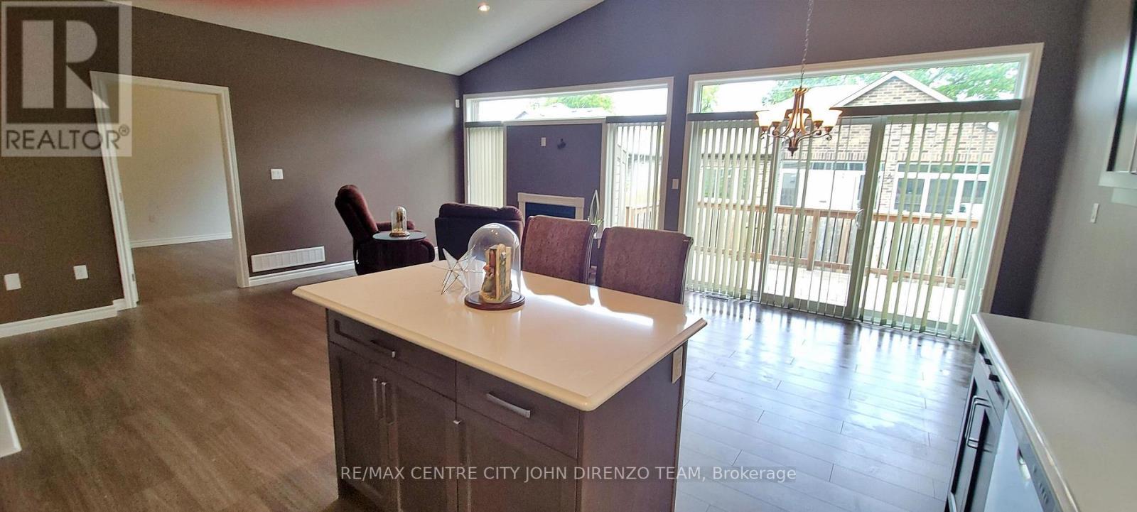 11 - 1 Vineden Drive, Central Elgin (Lynhurst), ON