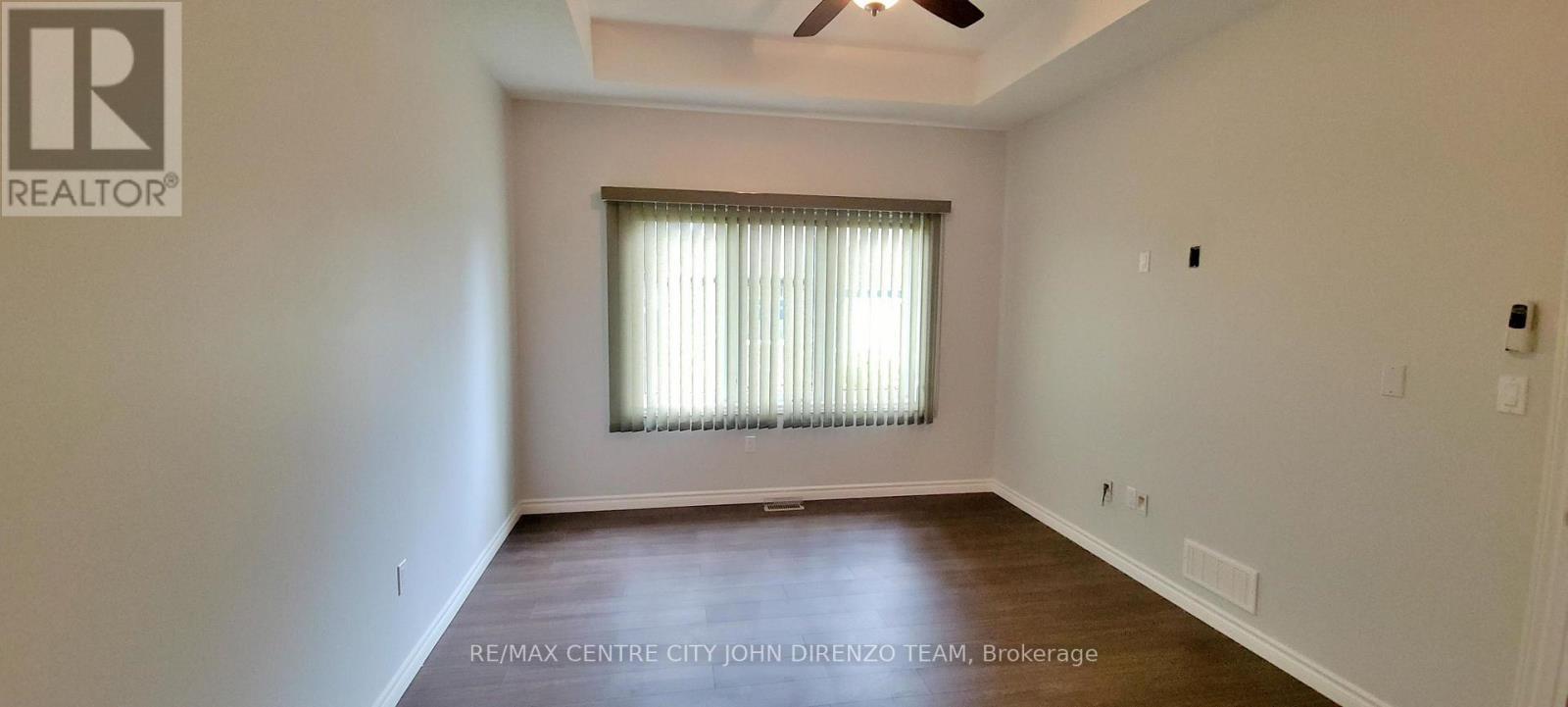 11 - 1 Vineden Drive, Central Elgin (Lynhurst), ON