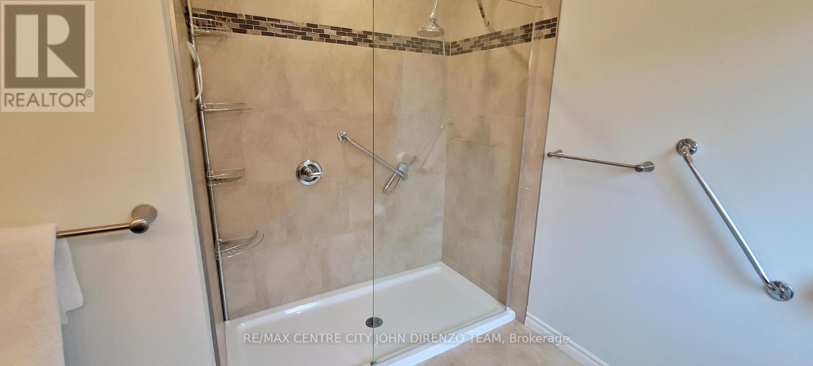 11 - 1 Vineden Drive, Central Elgin (Lynhurst), ON