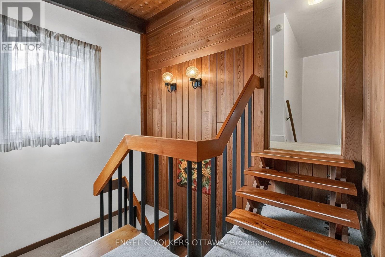 2101 Alta Vista Drive, Ottawa, ON