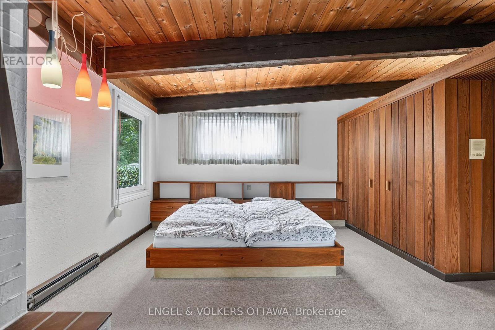 2101 Alta Vista Drive, Ottawa, ON