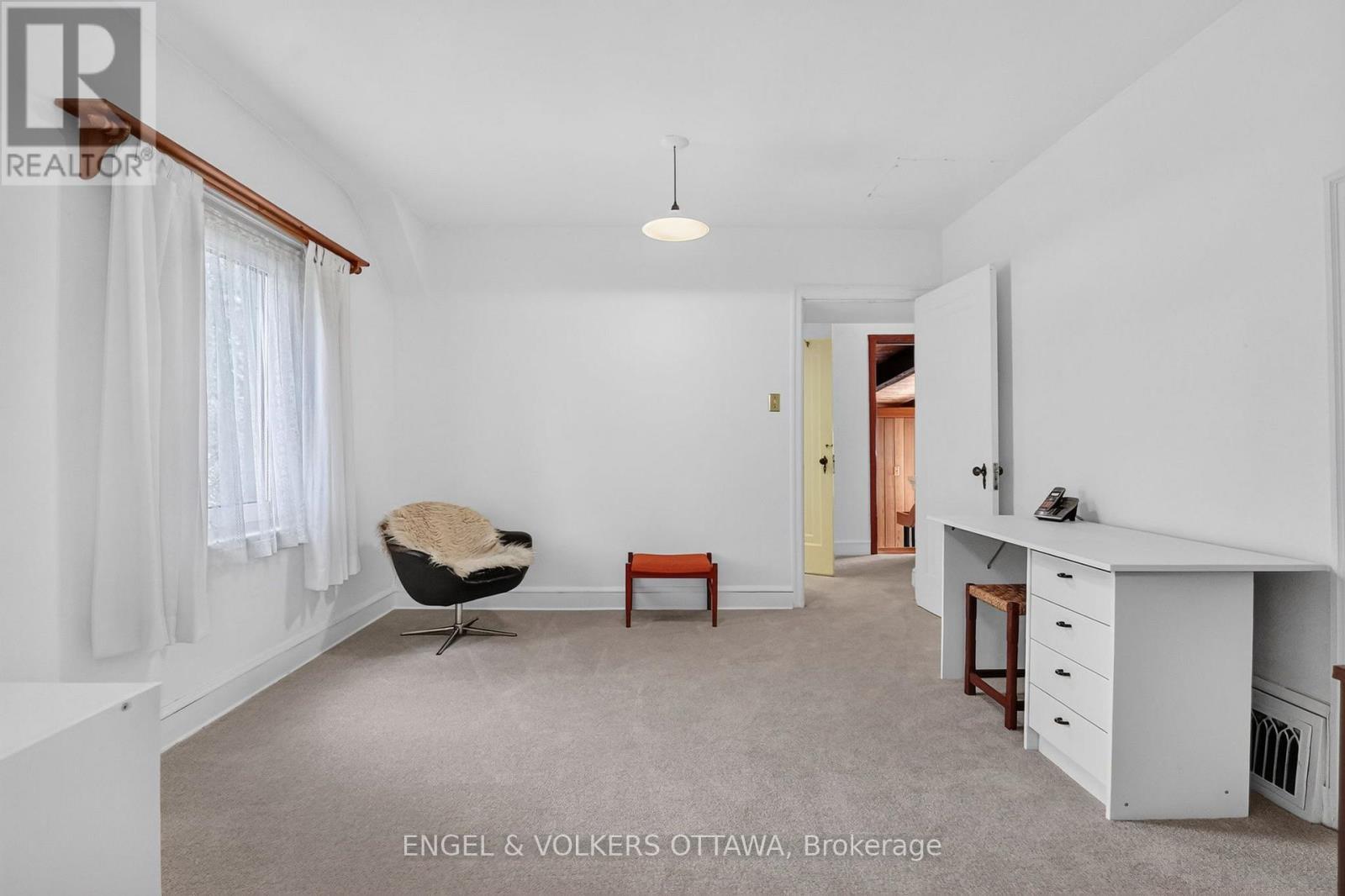 2101 Alta Vista Drive, Ottawa, ON