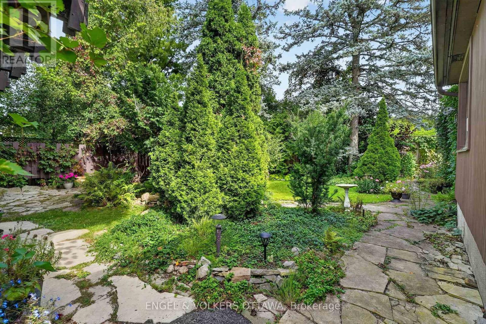 2101 Alta Vista Drive, Ottawa, ON