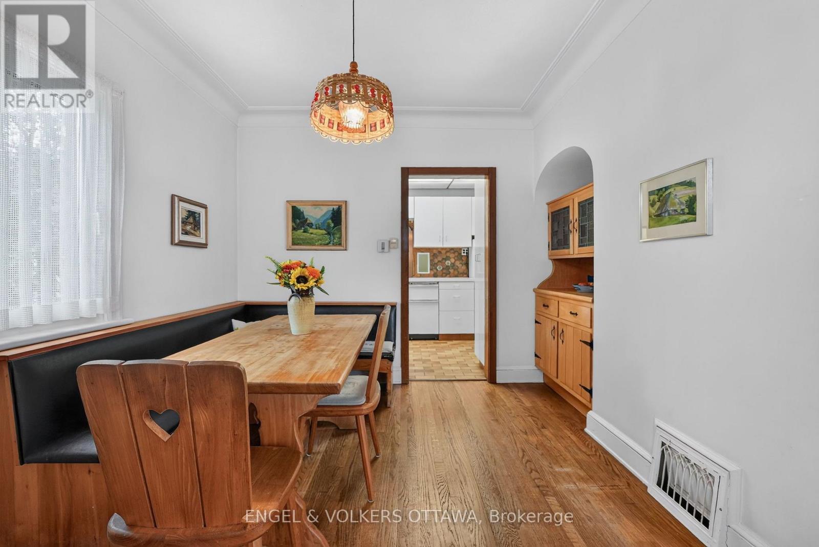 2101 Alta Vista Drive, Ottawa, ON
