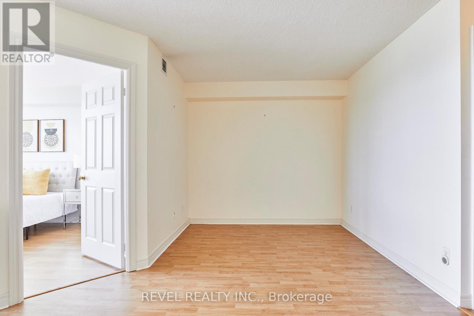210 - 1700 Eglinton Avenue E, Toronto, ON