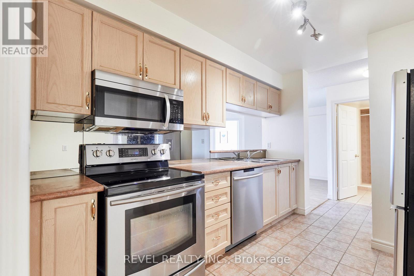 210 - 1700 Eglinton Avenue E, Toronto, ON