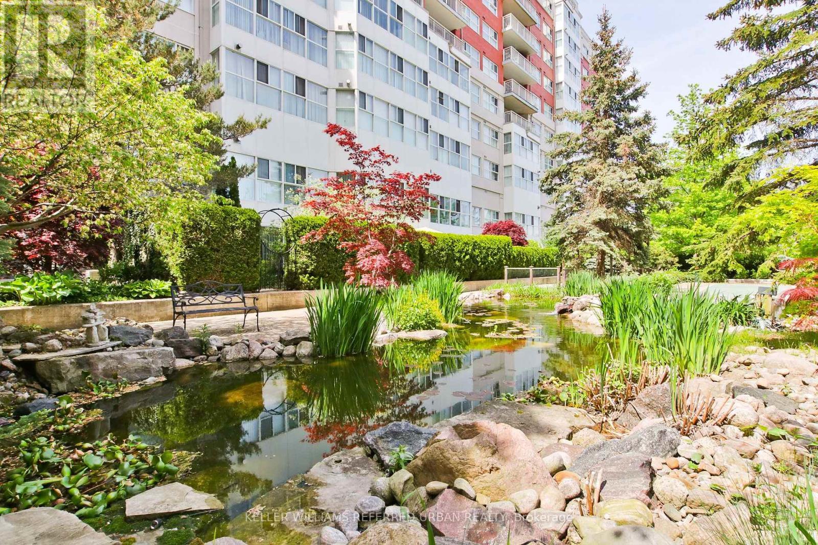 524 - 18 Concorde Place, Toronto, ON