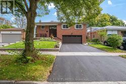 62 OVENDON SQUARE Toronto, ON M1S 2M5