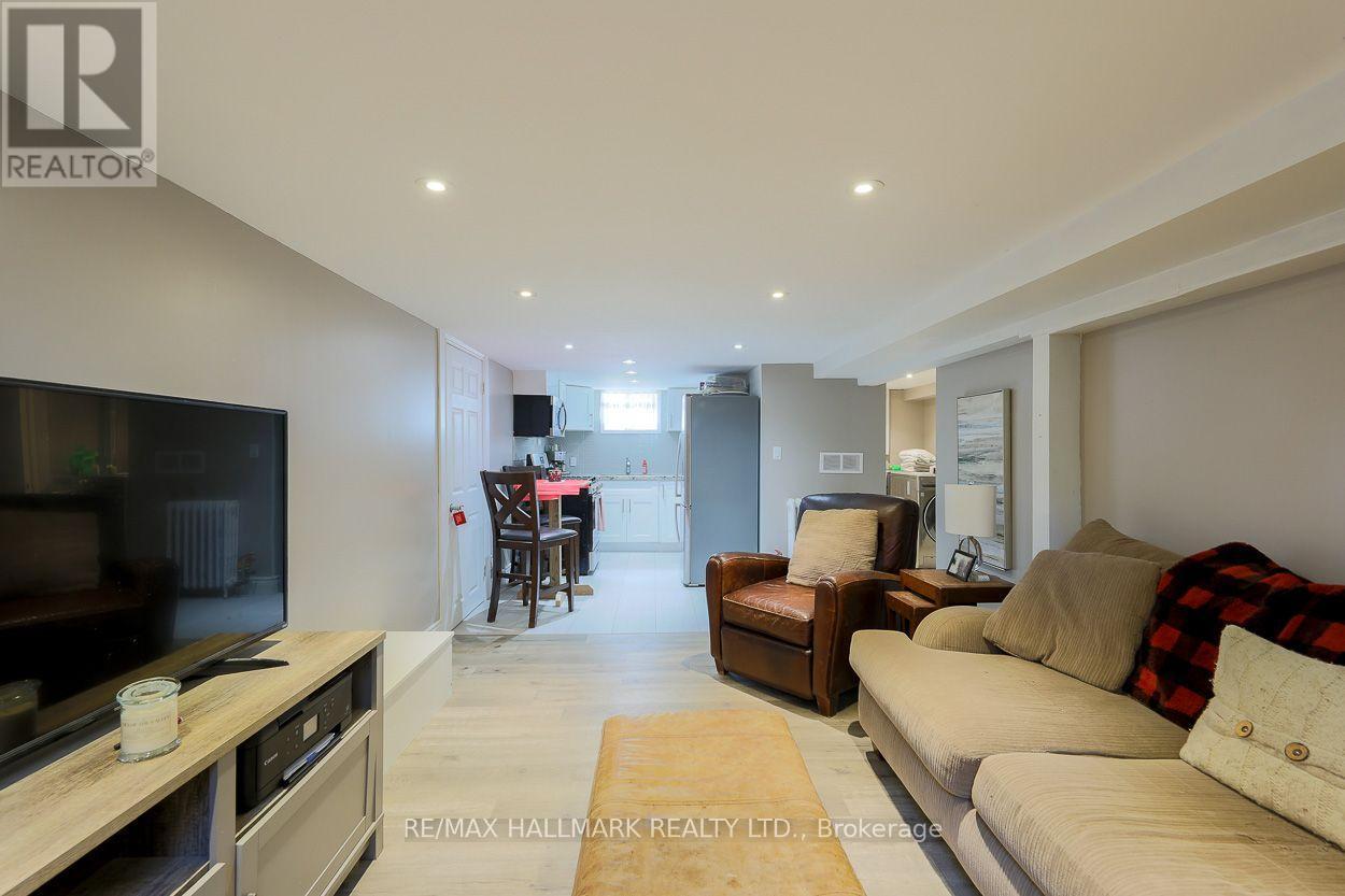 110 Lakeside Avenue, Toronto, ON