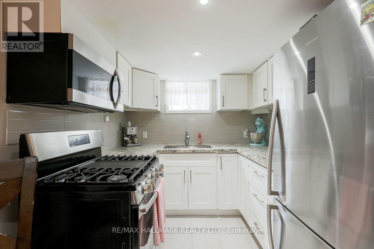 Basement Kitchen - 110 Lakeside Avenue, Toronto, ON
