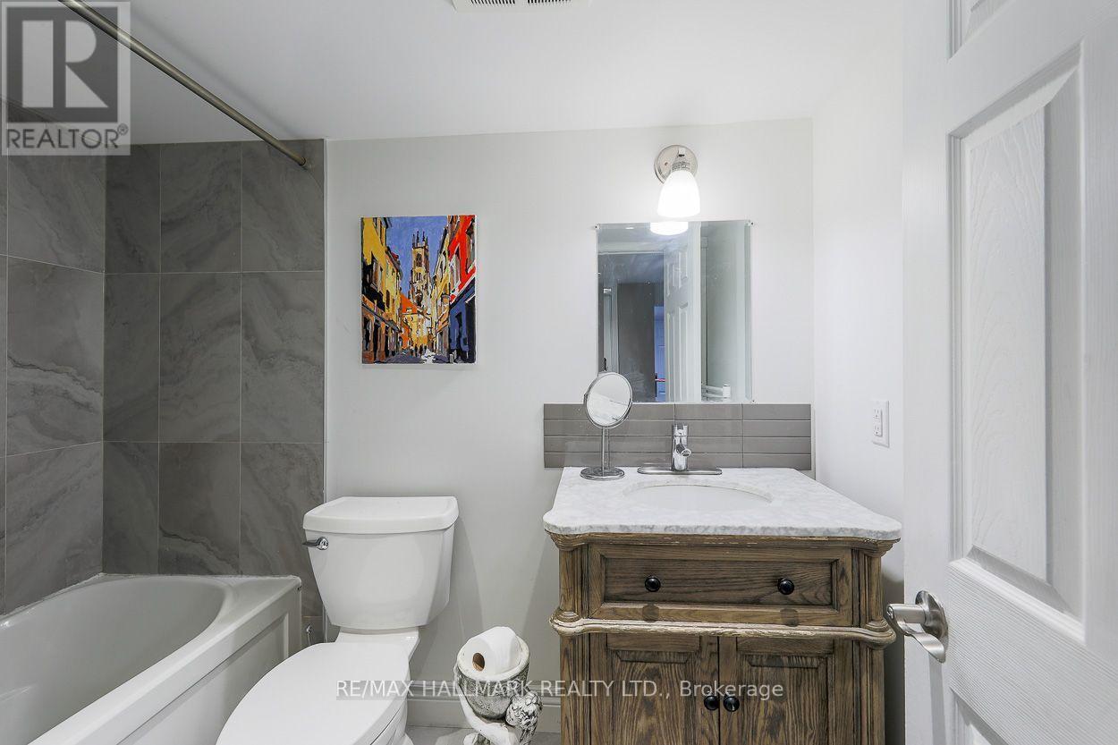 Basement 4pc Washroom - 110 Lakeside Avenue, Toronto, ON