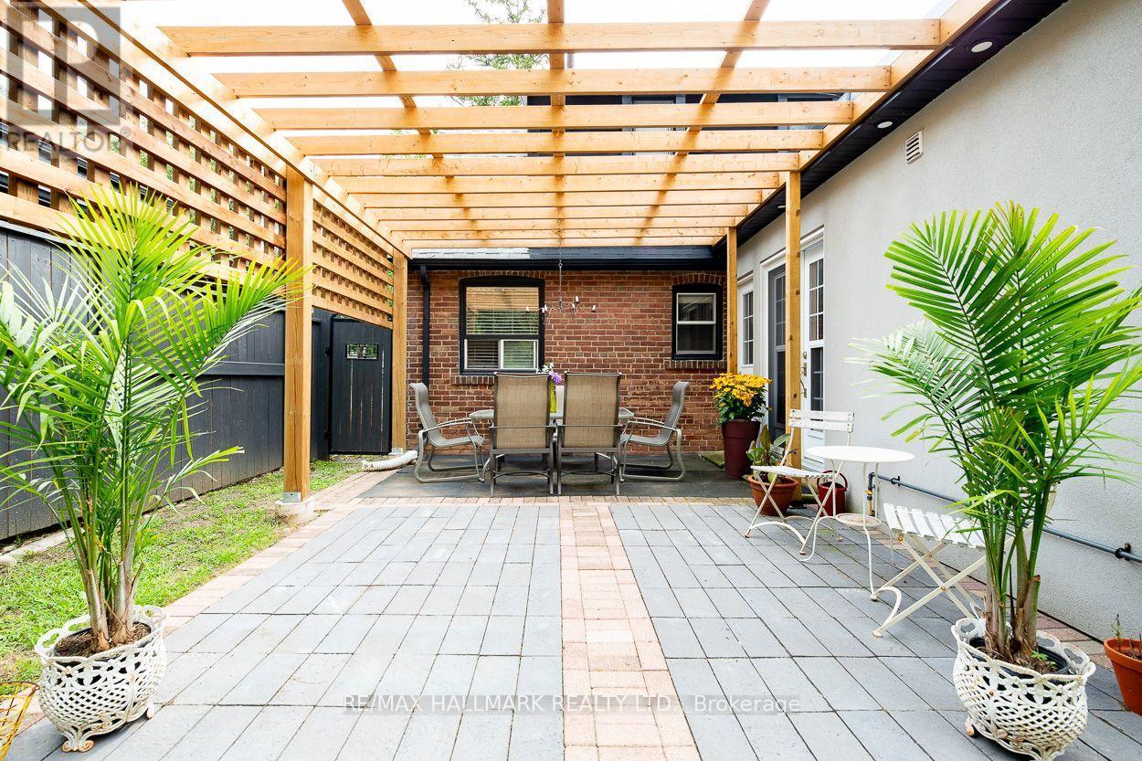 Back Patio - 110 Lakeside Avenue, Toronto, ON