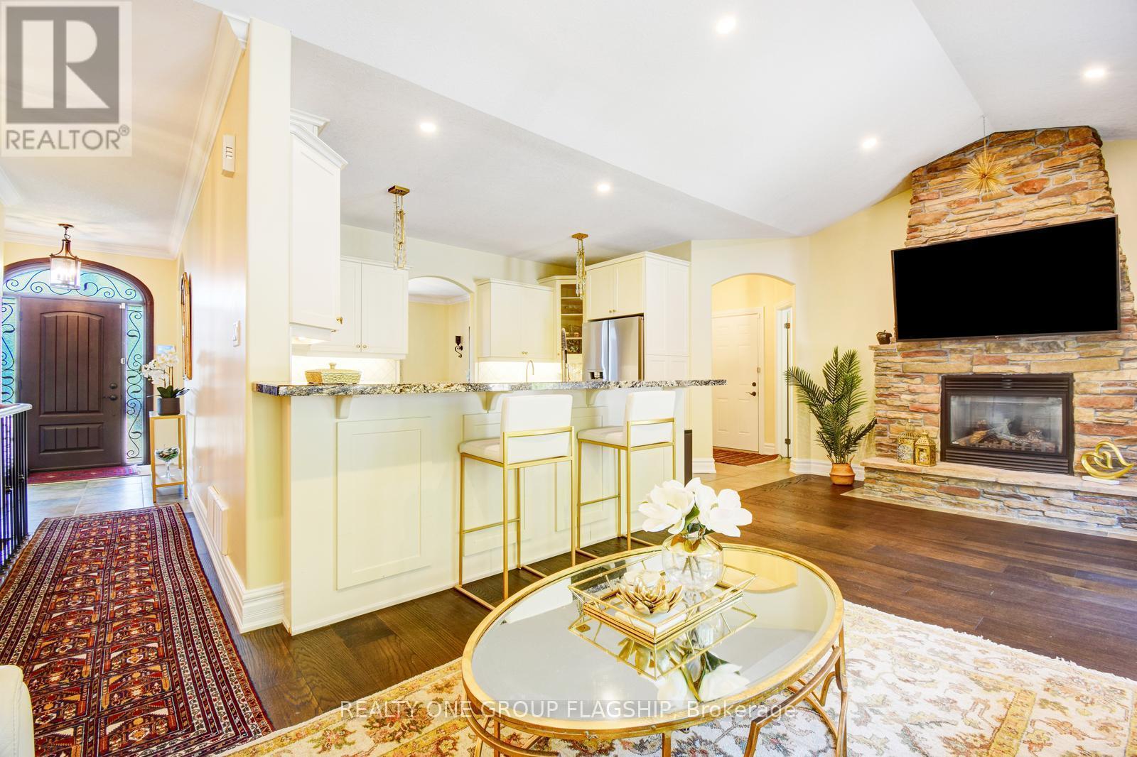 24 Wendat Trail E, Springwater, ON