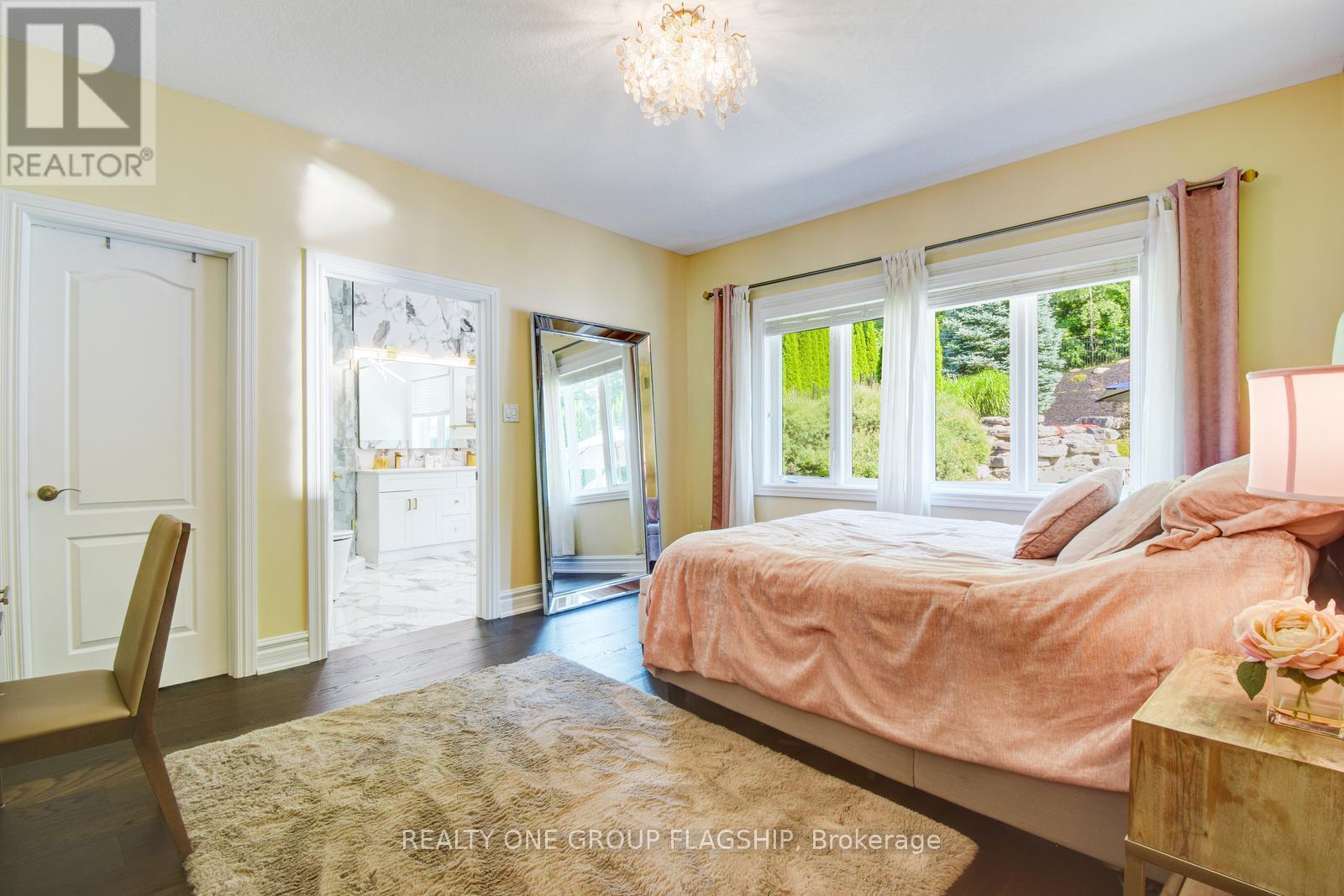 24 Wendat Trail E, Springwater, ON