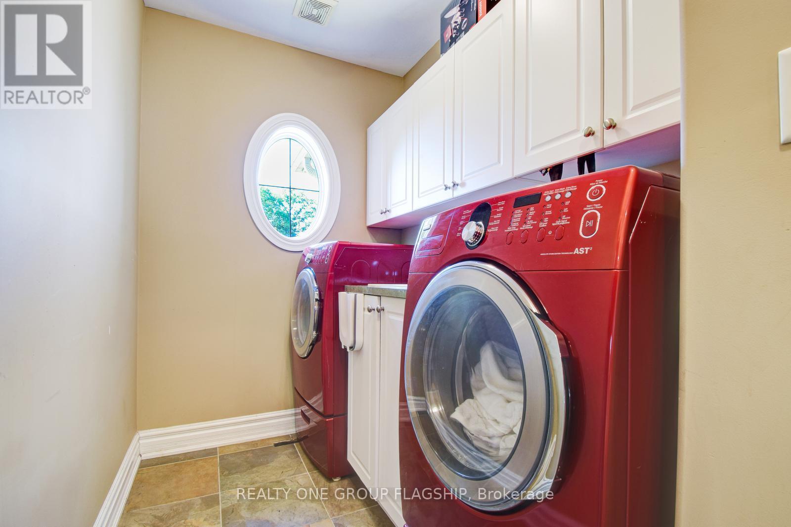 24 Wendat Trail E, Springwater, ON