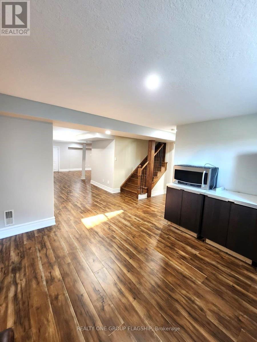 24 Wendat Trail E, Springwater, ON