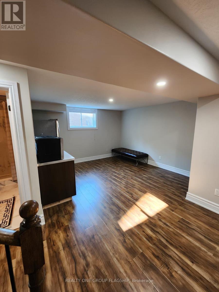 24 Wendat Trail E, Springwater, ON