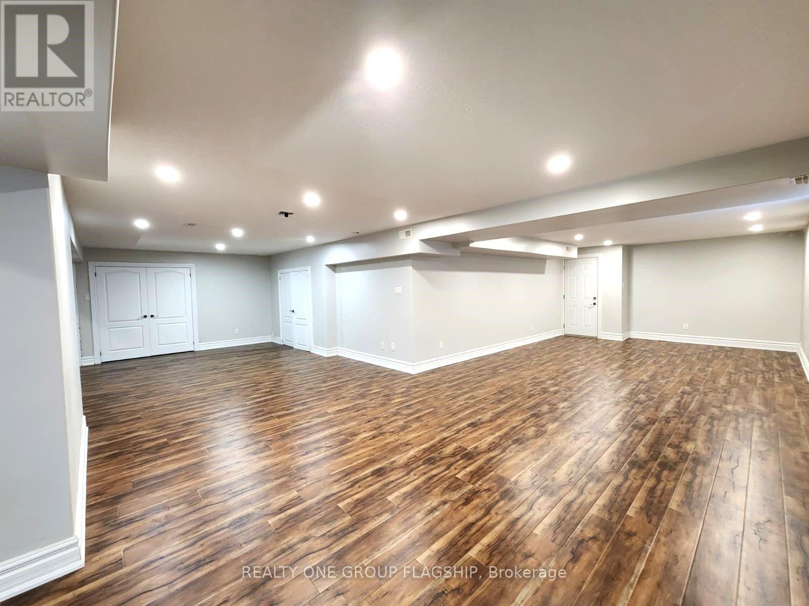 24 Wendat Trail E, Springwater, ON