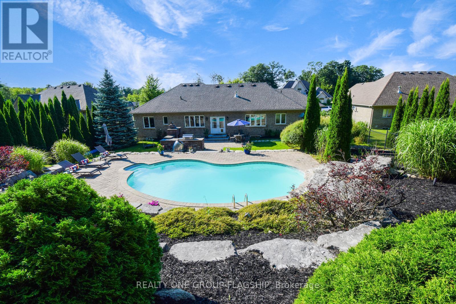 24 Wendat Trail E, Springwater, ON