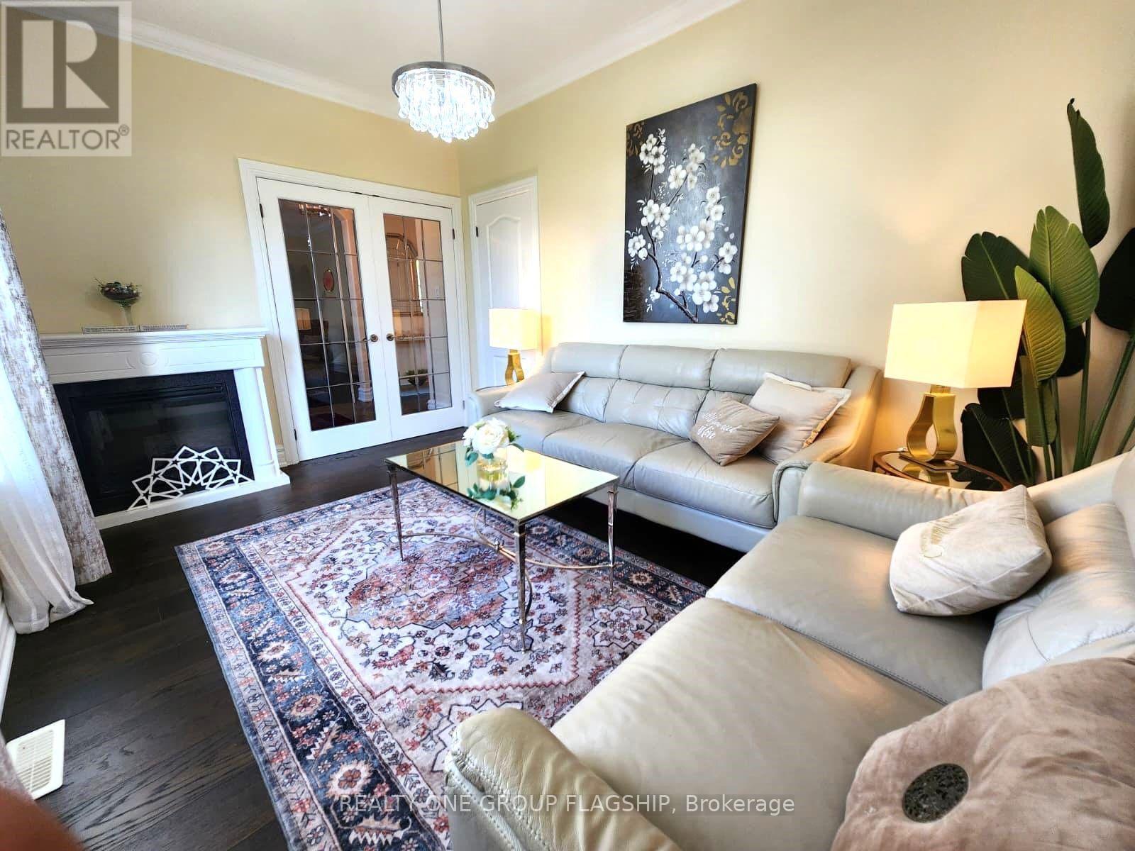 24 Wendat Trail E, Springwater, ON
