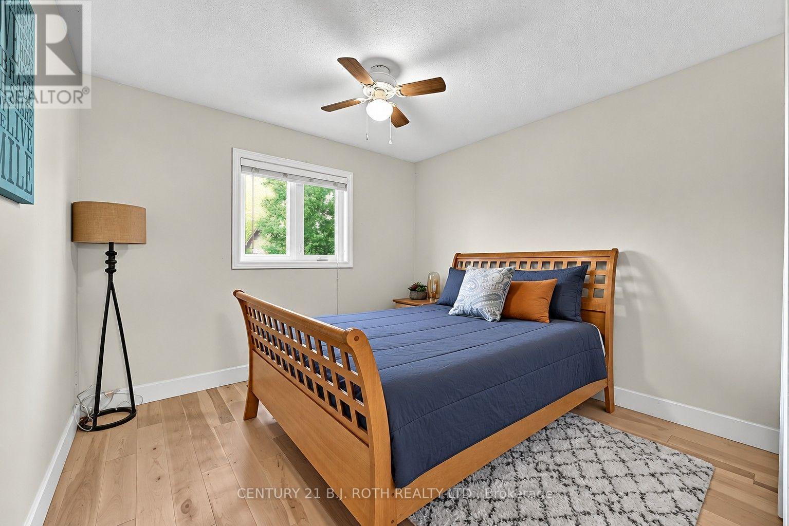 36 Aikens Crescent, Barrie, ON