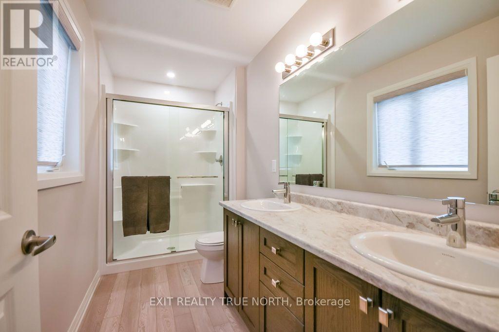 51 Harold Avenue, Severn, ON