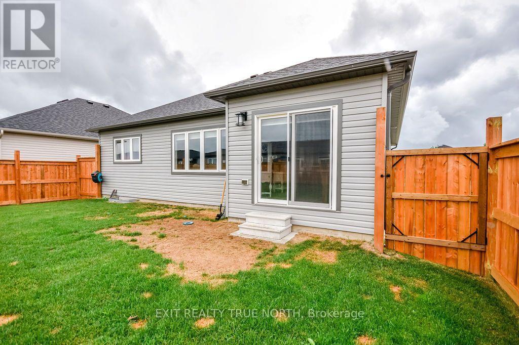 51 Harold Avenue, Severn, ON