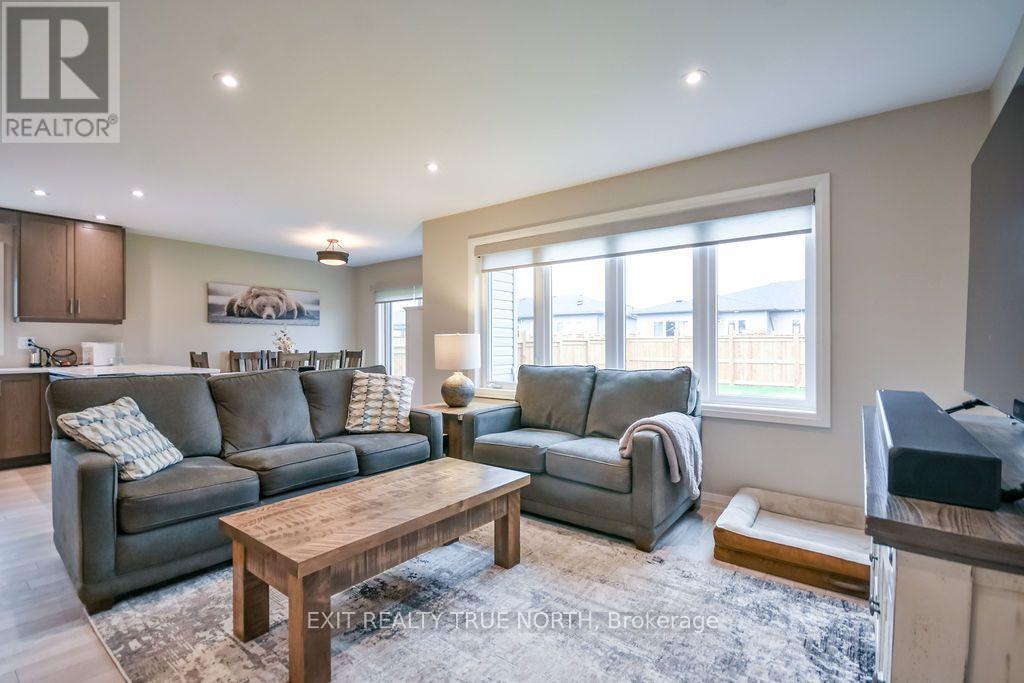 51 Harold Avenue, Severn, ON