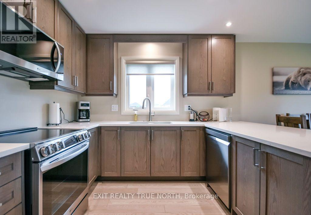 51 Harold Avenue, Severn, ON