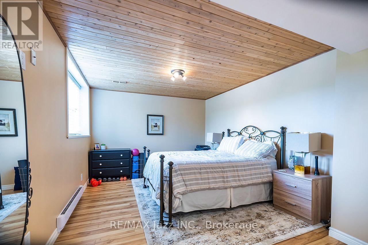 144 Long Island, Otonabee-South Monaghan, ON