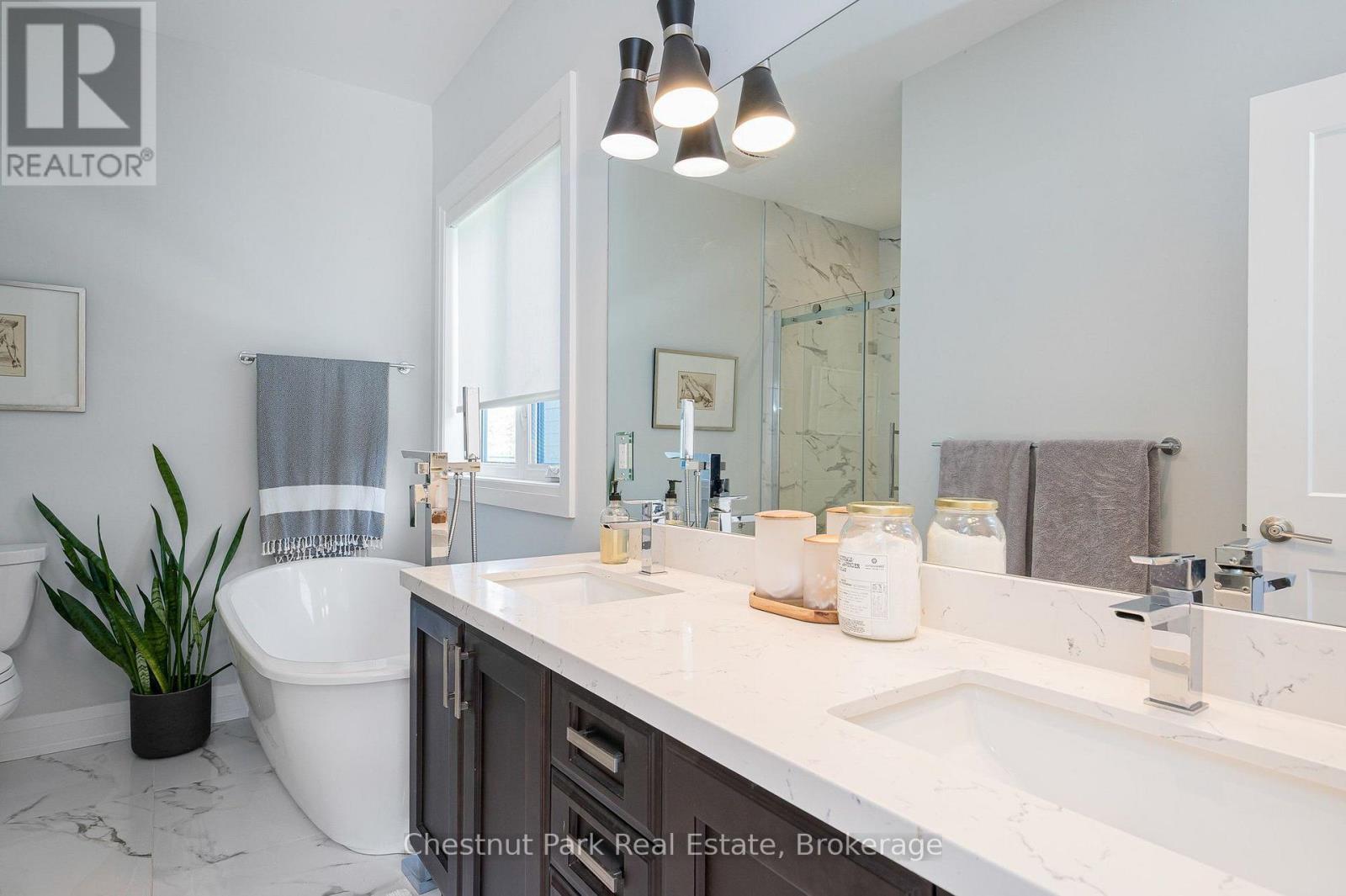 Primary bedroom 5 pc ensuite - 154 Brooker Boulevard, Blue Mountains, ON