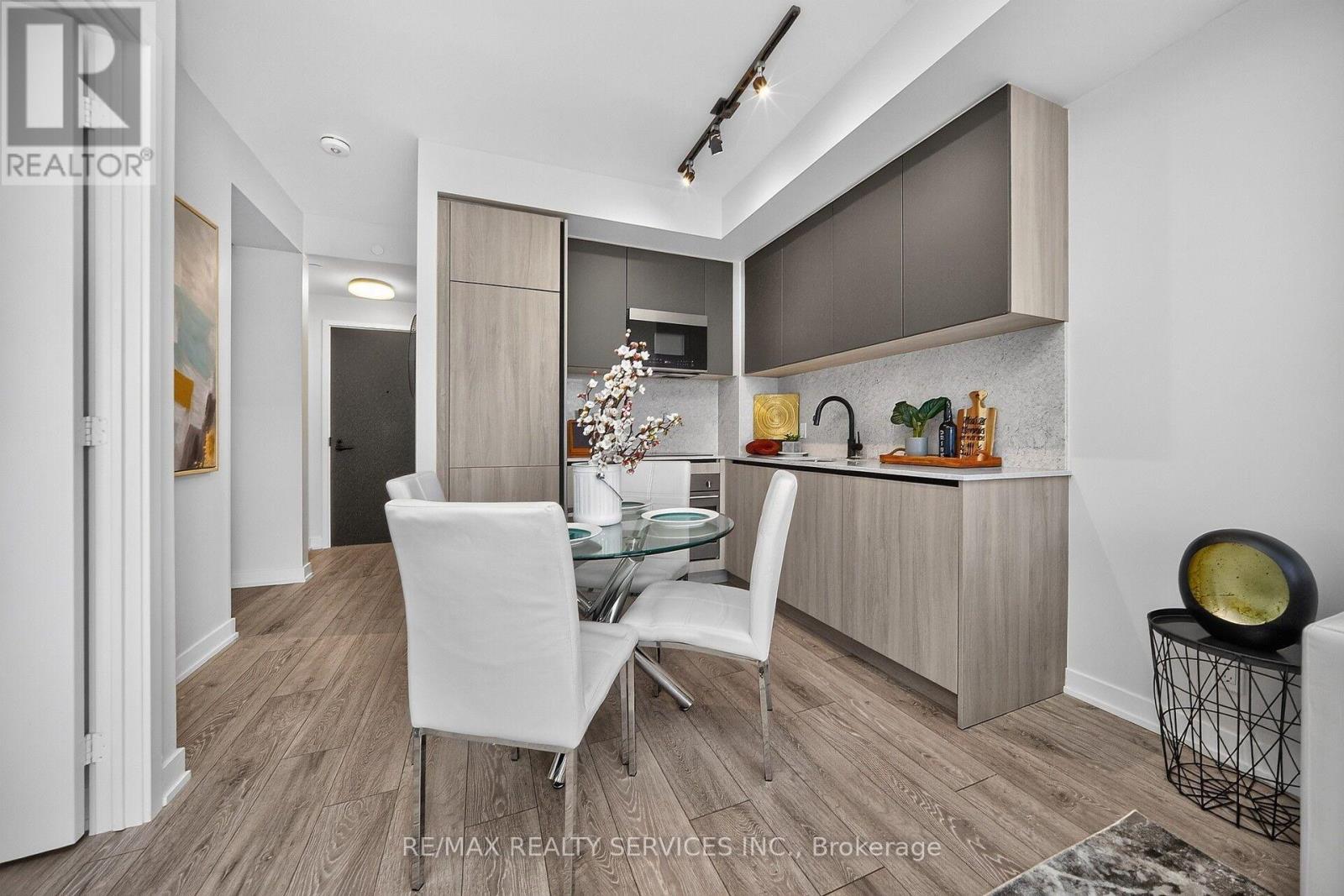 1717 - 108 Peter Street, Toronto, ON