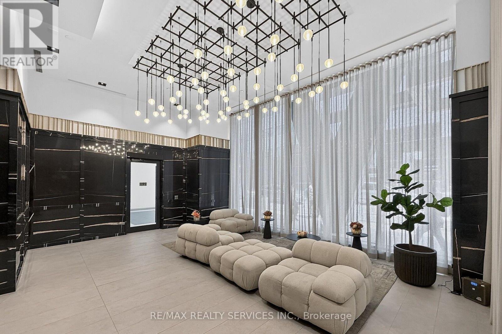 1717 - 108 Peter Street, Toronto, ON