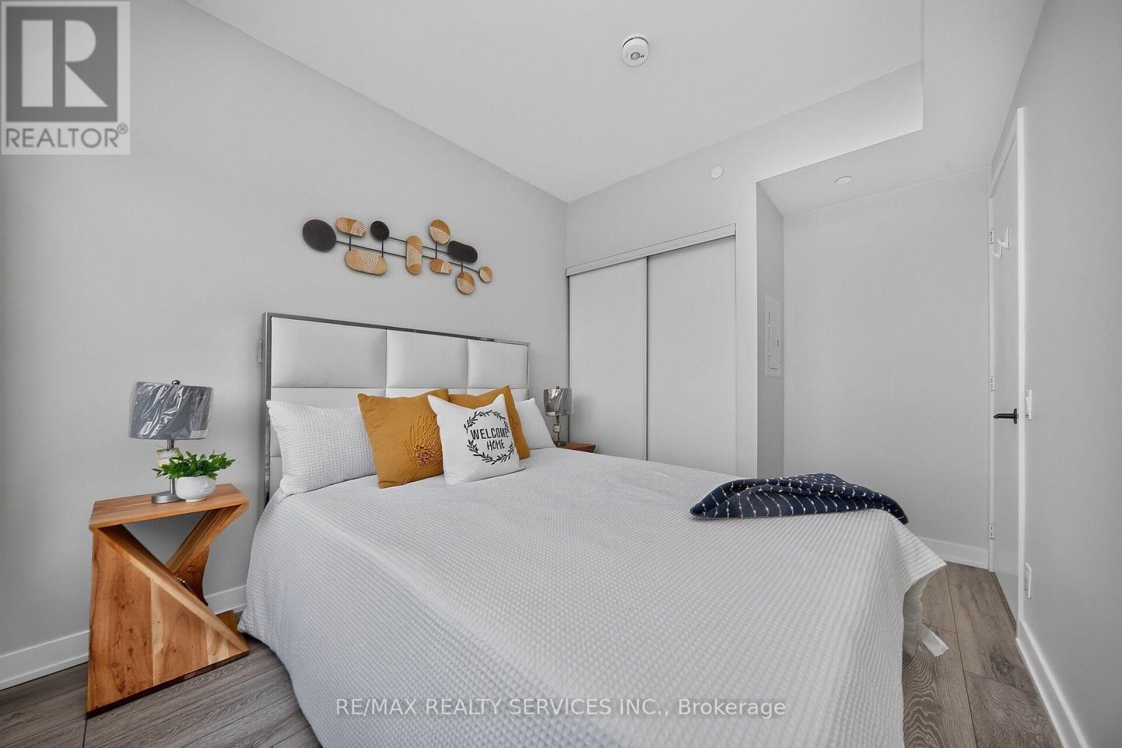 1717 - 108 Peter Street, Toronto, ON