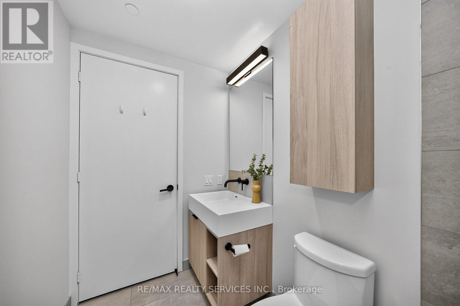 1717 - 108 Peter Street, Toronto, ON