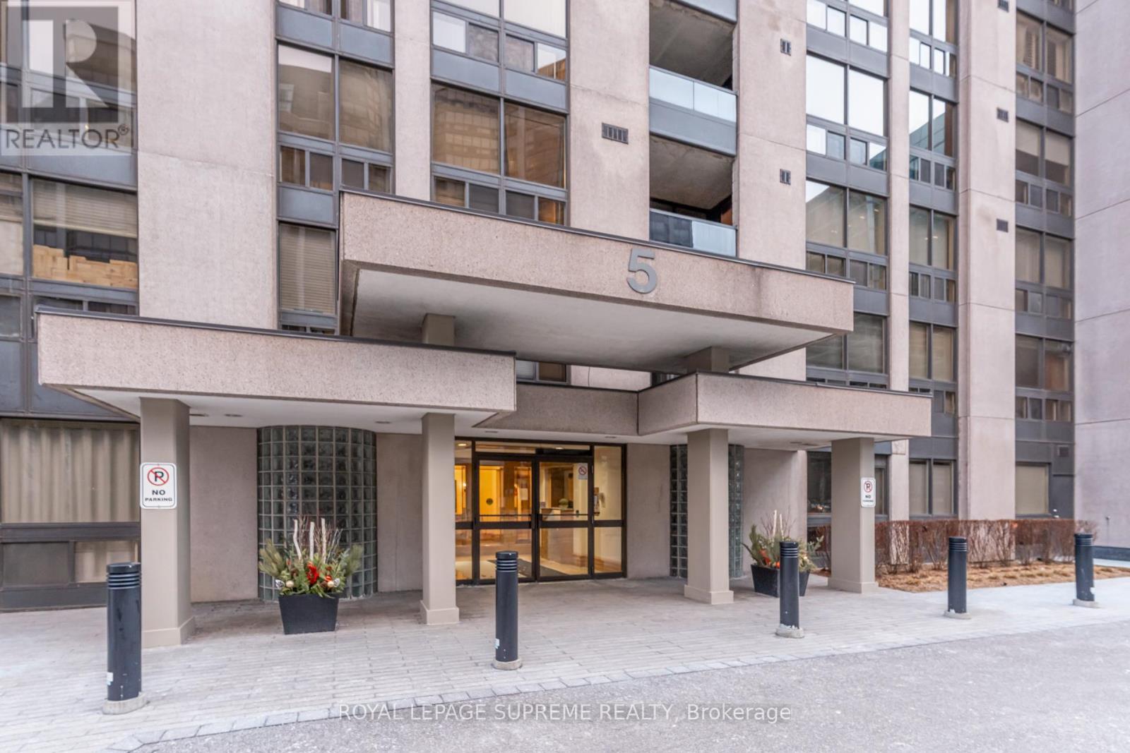 1804 - 5 Kenneth Avenue, Toronto, ON