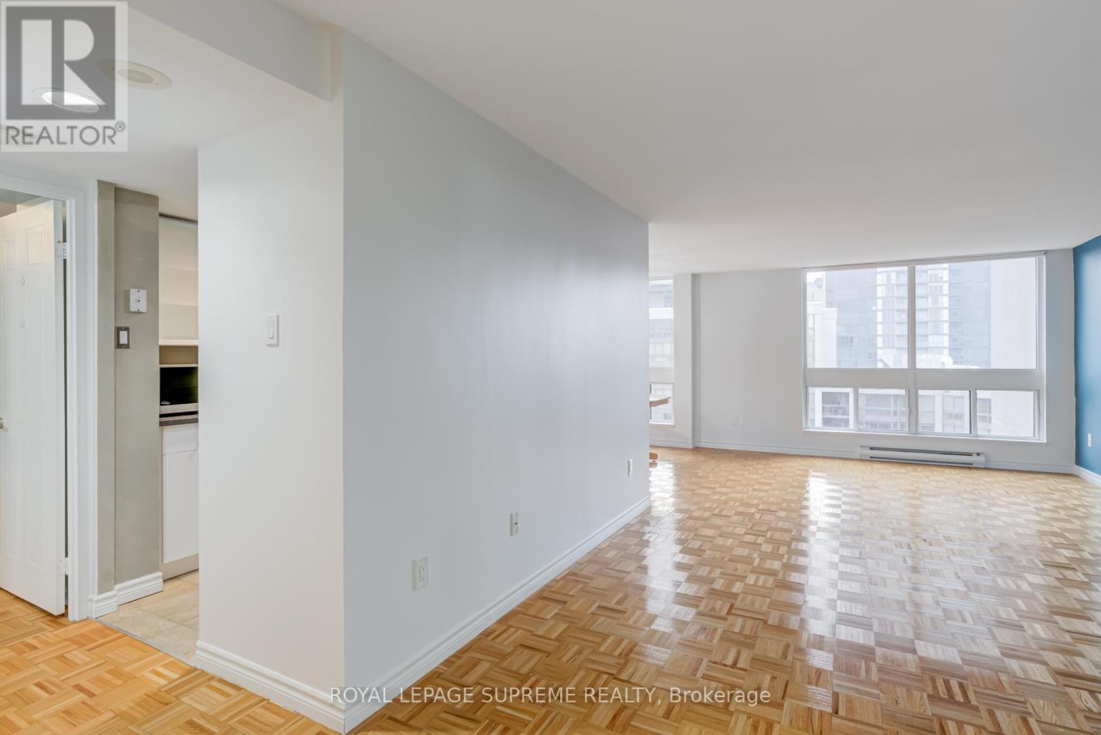 1804 - 5 Kenneth Avenue, Toronto, ON